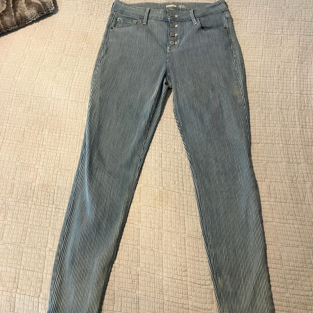 Pin stripe pants! Super cute!